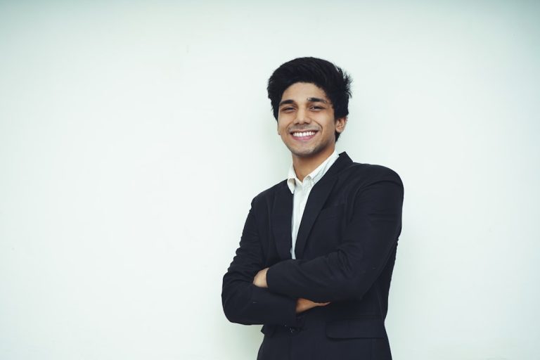Como organizar as finanças no primeiro emprego