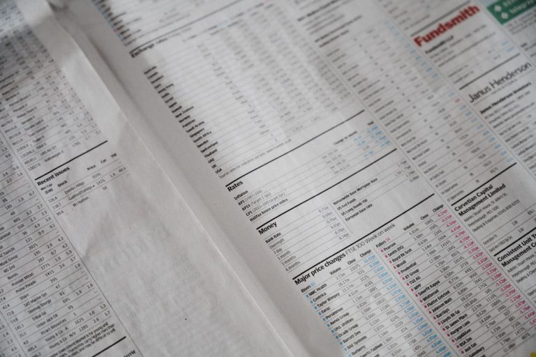 Documentos e extratos bancários relacionados ao uso do cheque especial